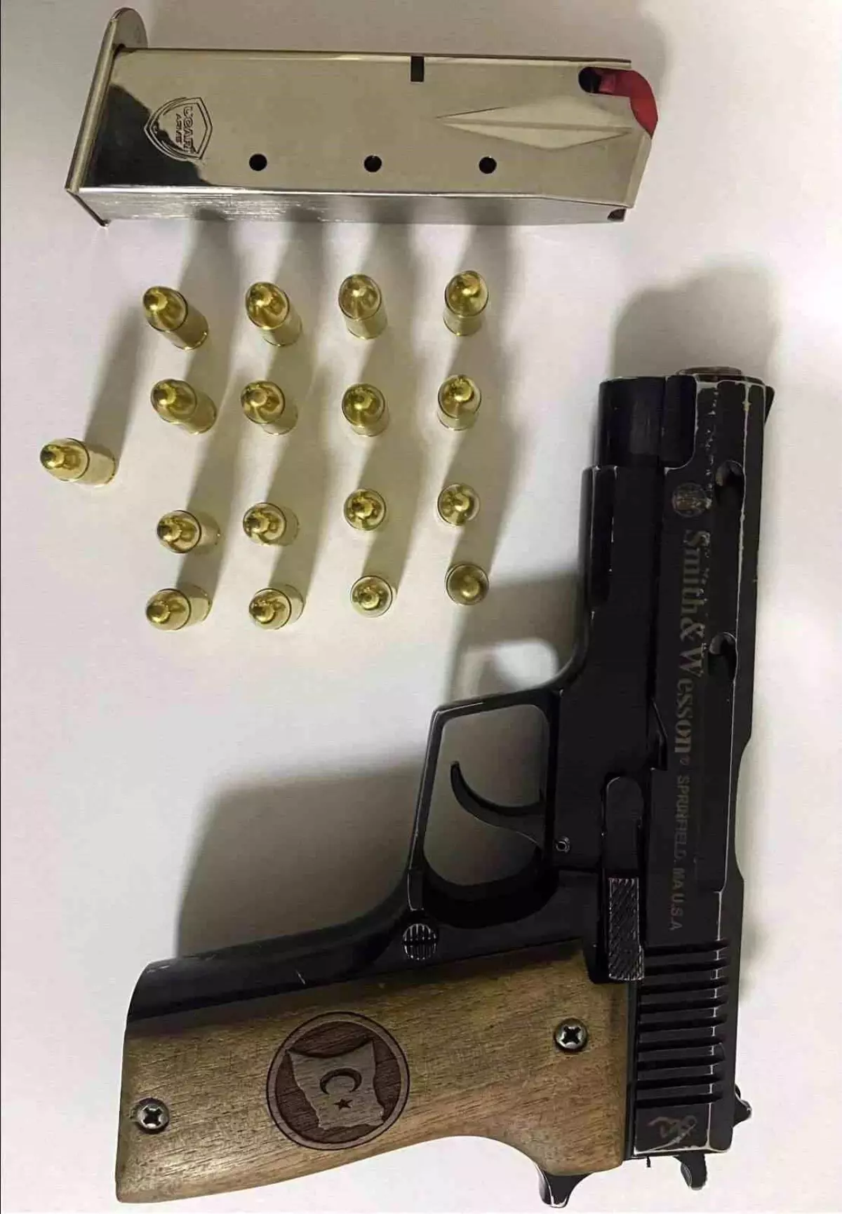 Ardahan’da İki Araçta Silah ve Fişek Ele Geçirildi