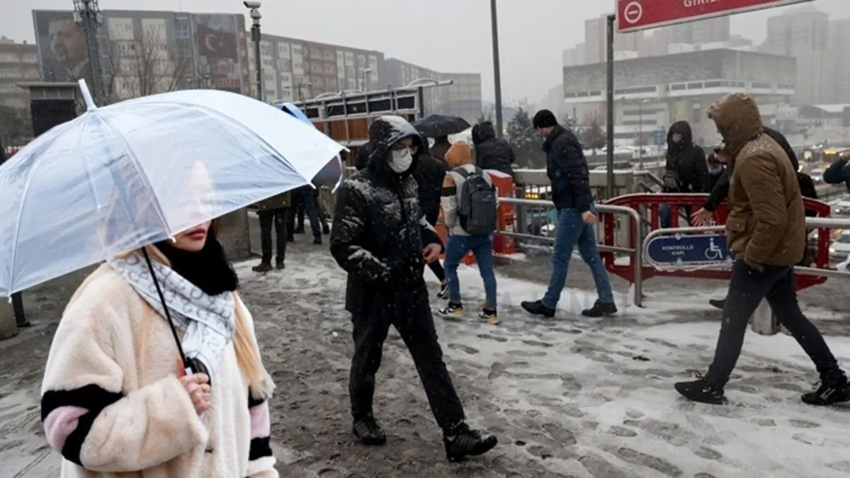 İstanbul için yeni kar alarmı! Kar ve soğuk hava çok kuvvetli geri dönüyor! Ortalık buz tutacak