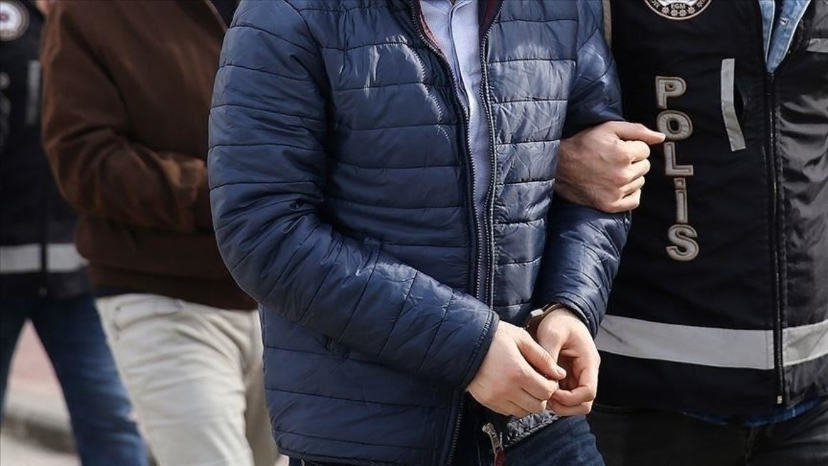 Kırmızı bülten ve ulusal seviyede aranan suçlular Gürcistan’dan Türkiye’ye getirildi